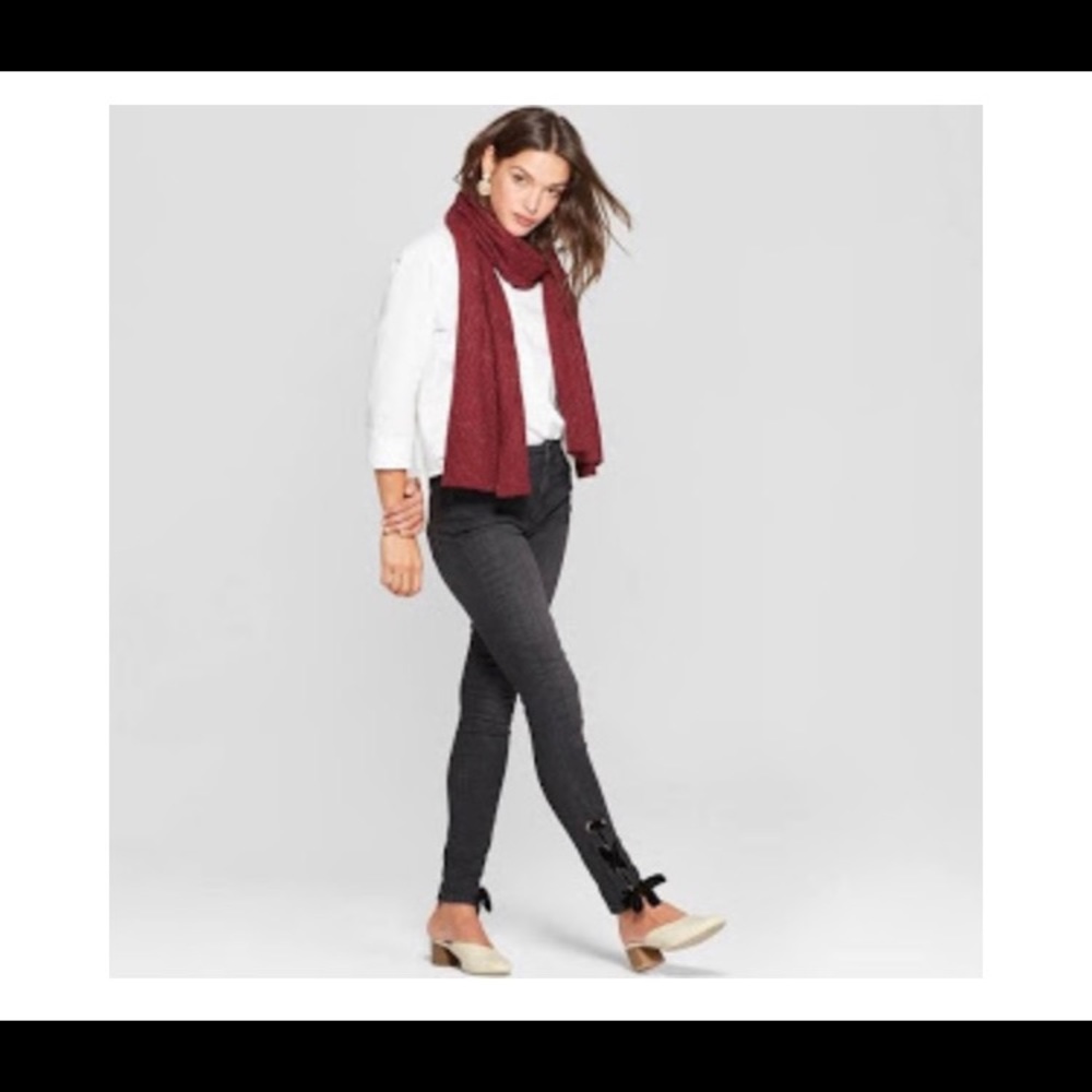 NWT Women's high-rise, lace-up, skinny jeans